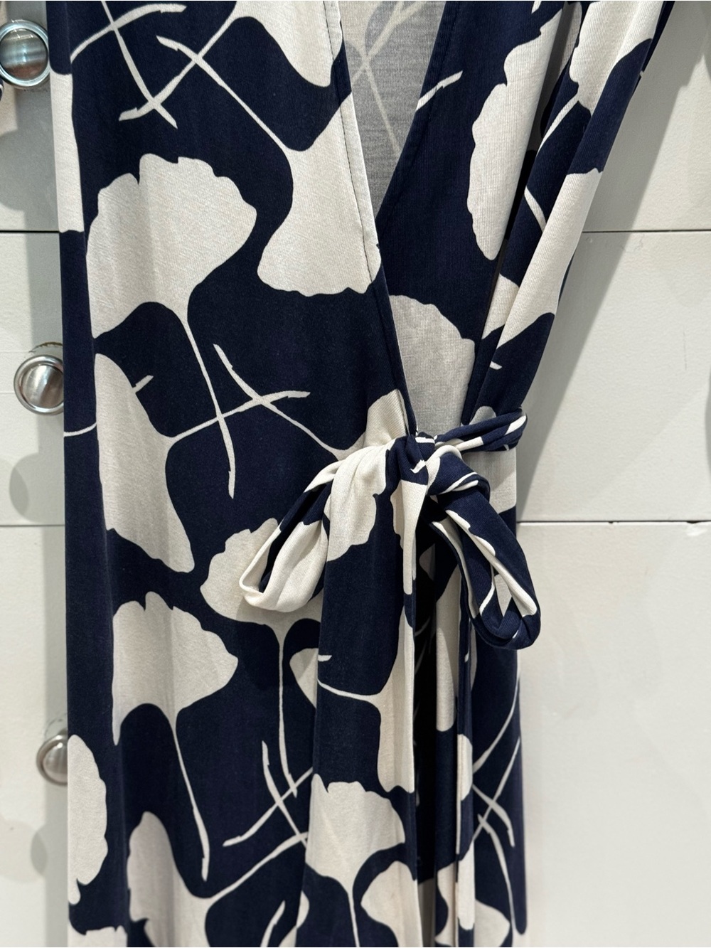 Diane Von Furstenberg Navy and White Printed Wrap Dress - Picture 3 of 7